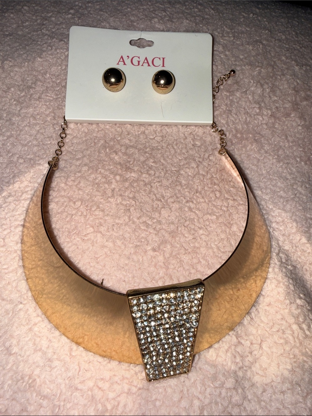 a'gaci Gold Collar Necklace with Rhinestone Triangular Accent and Matching Studs
